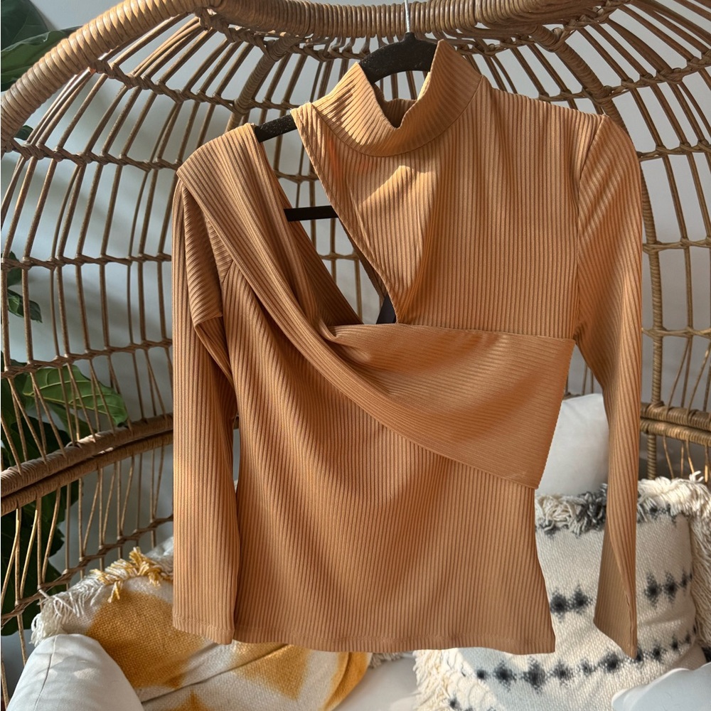 Cut Out top